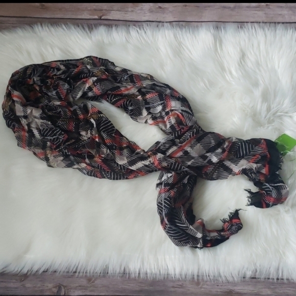 Vera Bradley multi color print scarf NWT - Picture 3 of 5
